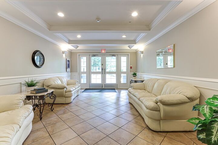 Property Photo: 5500 13A Avenue 402 BC V4M 2E7
