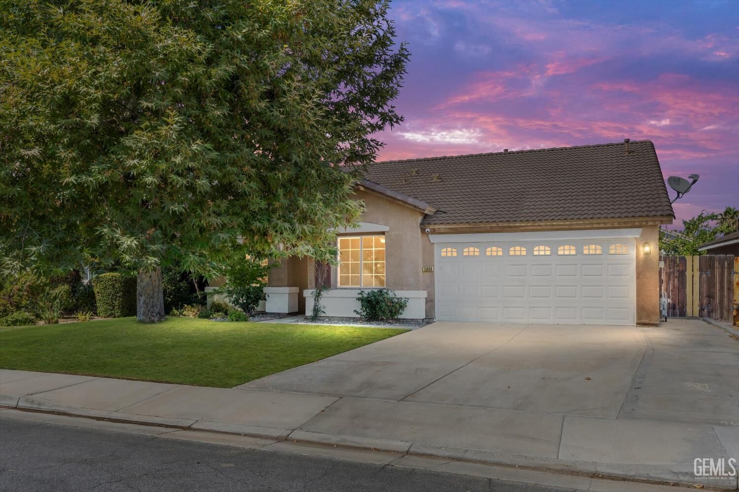 Property Photo:  13404 Cheyenne Mountain Drive  CA 93314 
