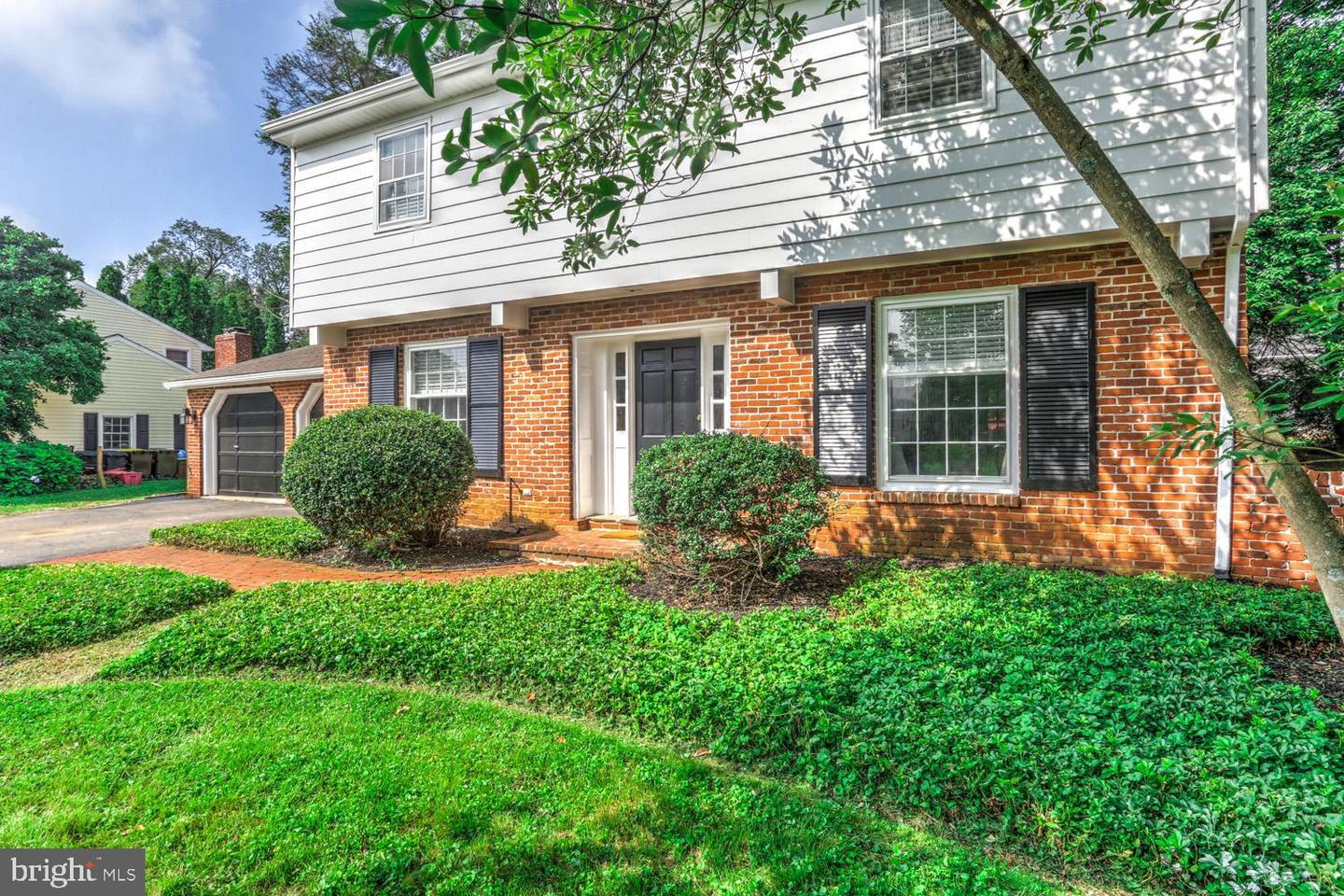 Property Photo:  1909 Northbrook Drive  PA 17601 