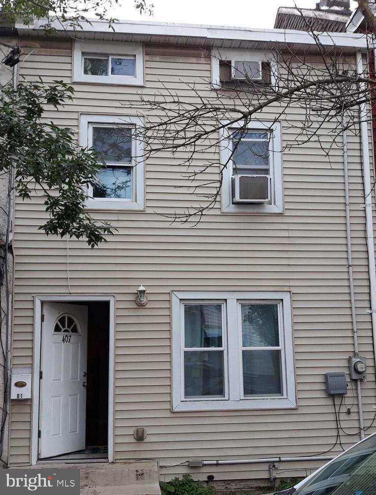 407 Centre Street  Trenton NJ 08611 photo
