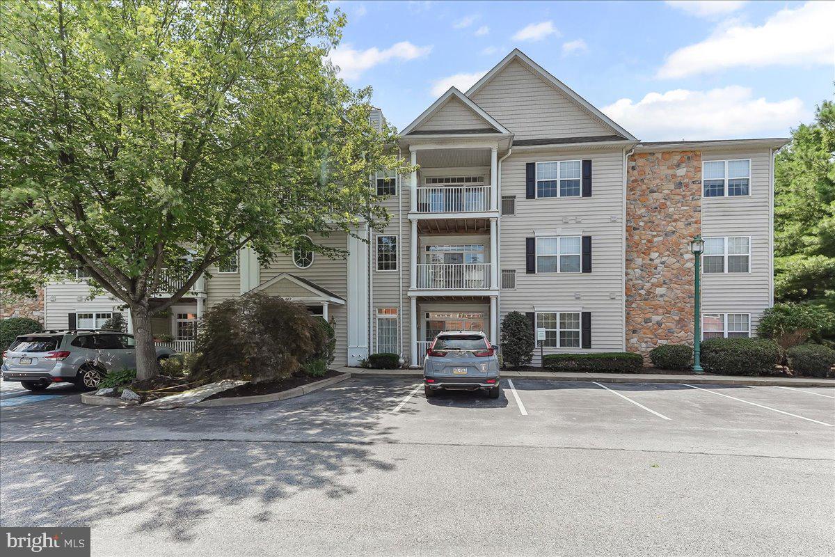 209 Victoria Gardens Drive  Kennett Square PA 19348 photo