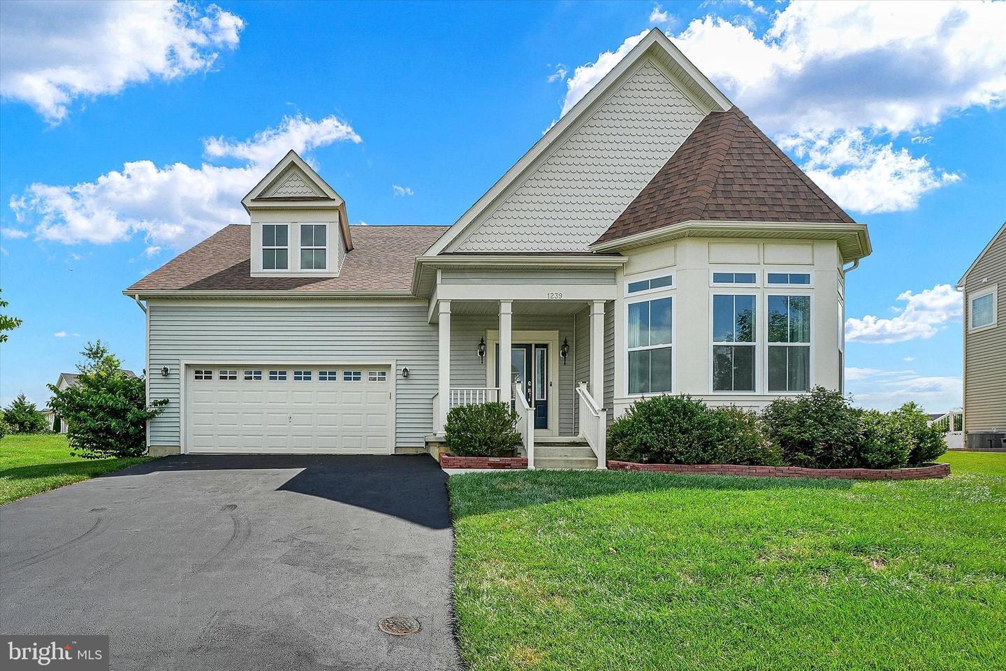 Property Photo: 1239 N Olmsted Pkwy DE 19709
