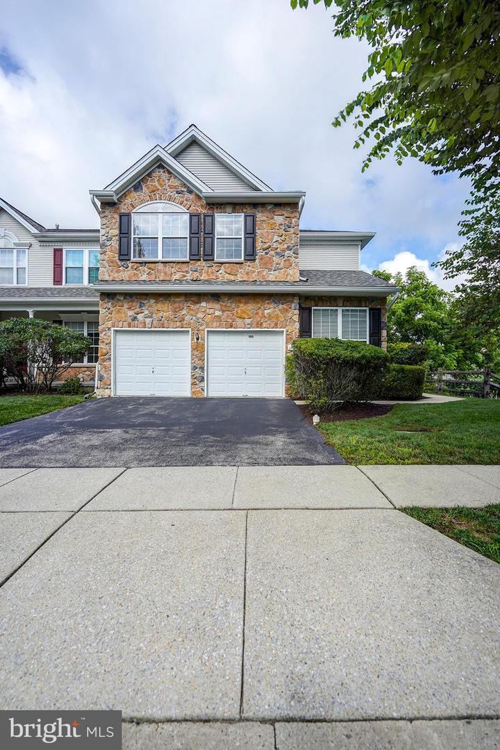 Property Photo:  100 Forelock Court  PA 19382 