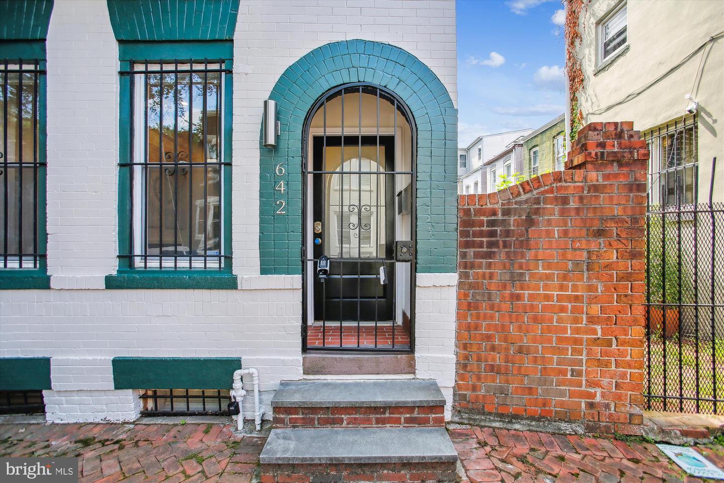 Property Photo:  642 14th Place NE  DC 20002 