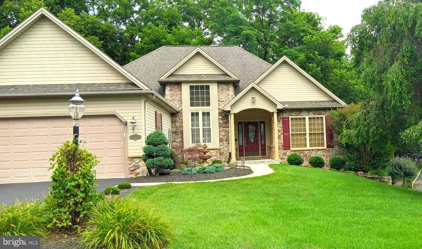 2403 Rolling Hills Drive  Mechanicsburg PA 17055 photo