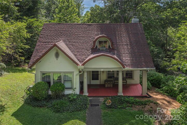 Property Photo: 31 Samayoa Place NC 28806