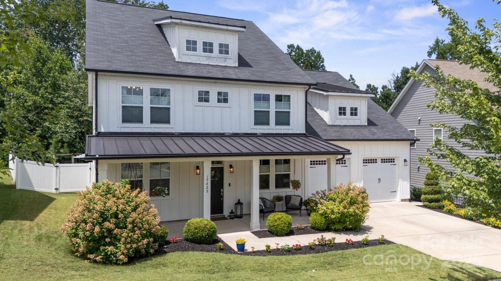 Property Photo: 17423 Summers Walk Boulevard NC 28036