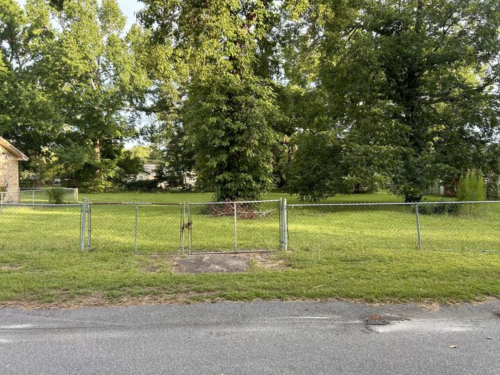 Property Photo: 2042 Staley Street SC 29115