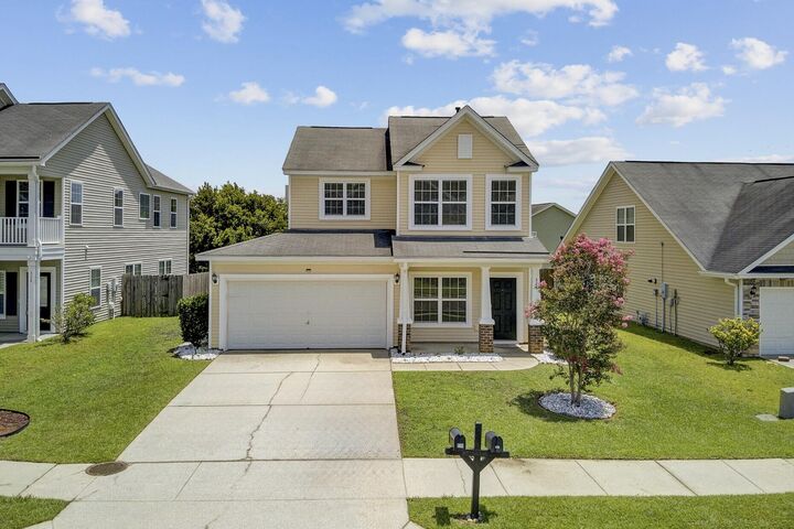 Property Photo: 326 Drayton Place Drive SC 29461