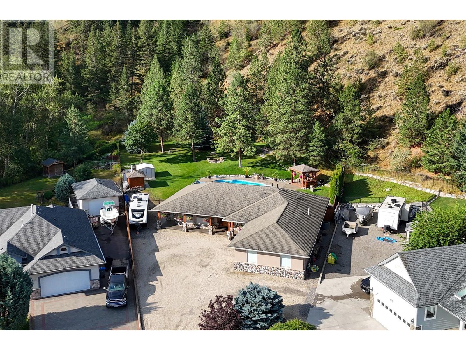 Property Photo: 585 Coyote Drive BC V2C 6T9