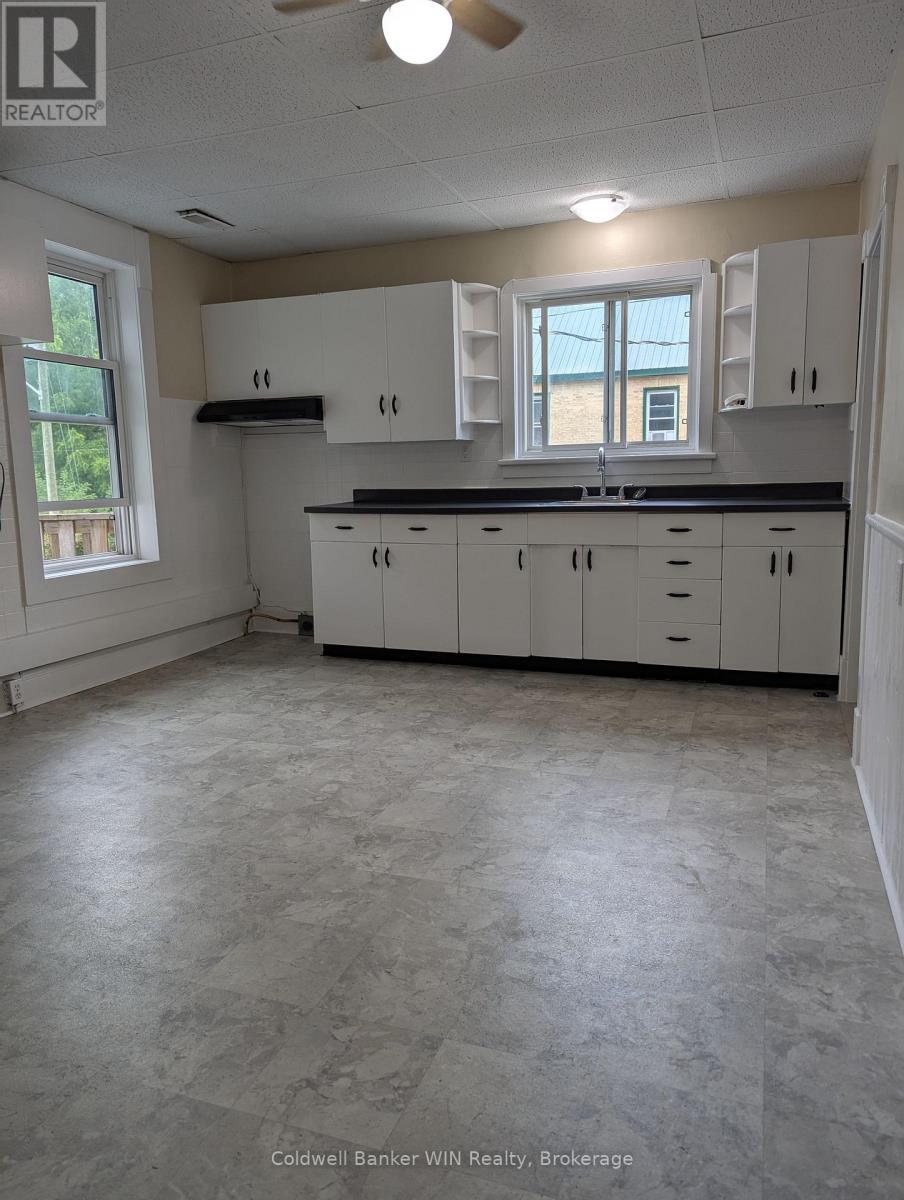 Property Photo:  1 Geddes Street East  ON N0G 1M0 