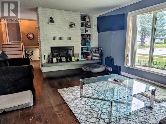 Property Photo:  246 St. Charles St  ON P8N 1M3 