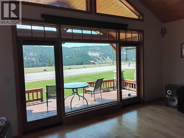 Property Photo: 453 13th Avenue BC V0A 1K4