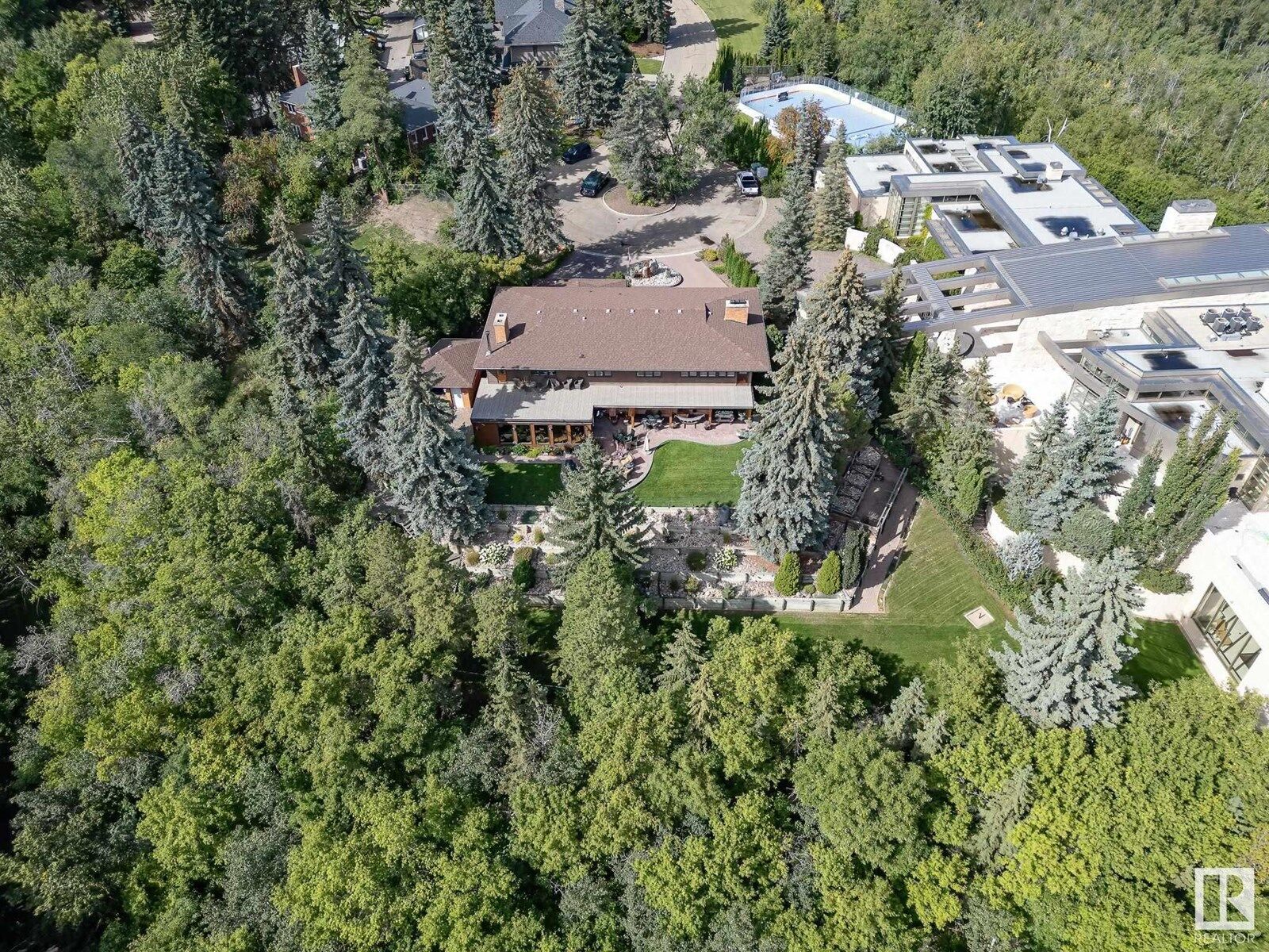Photo de la propriété:  8 Valleyview Pt NW  AB T5R 5T4 
