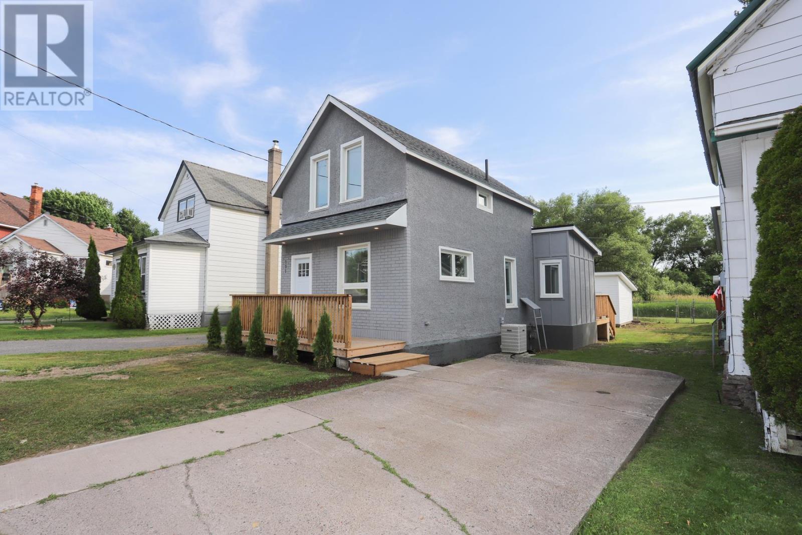 Property Photo: 131 Grosvenor Ave ON P6B 2M2