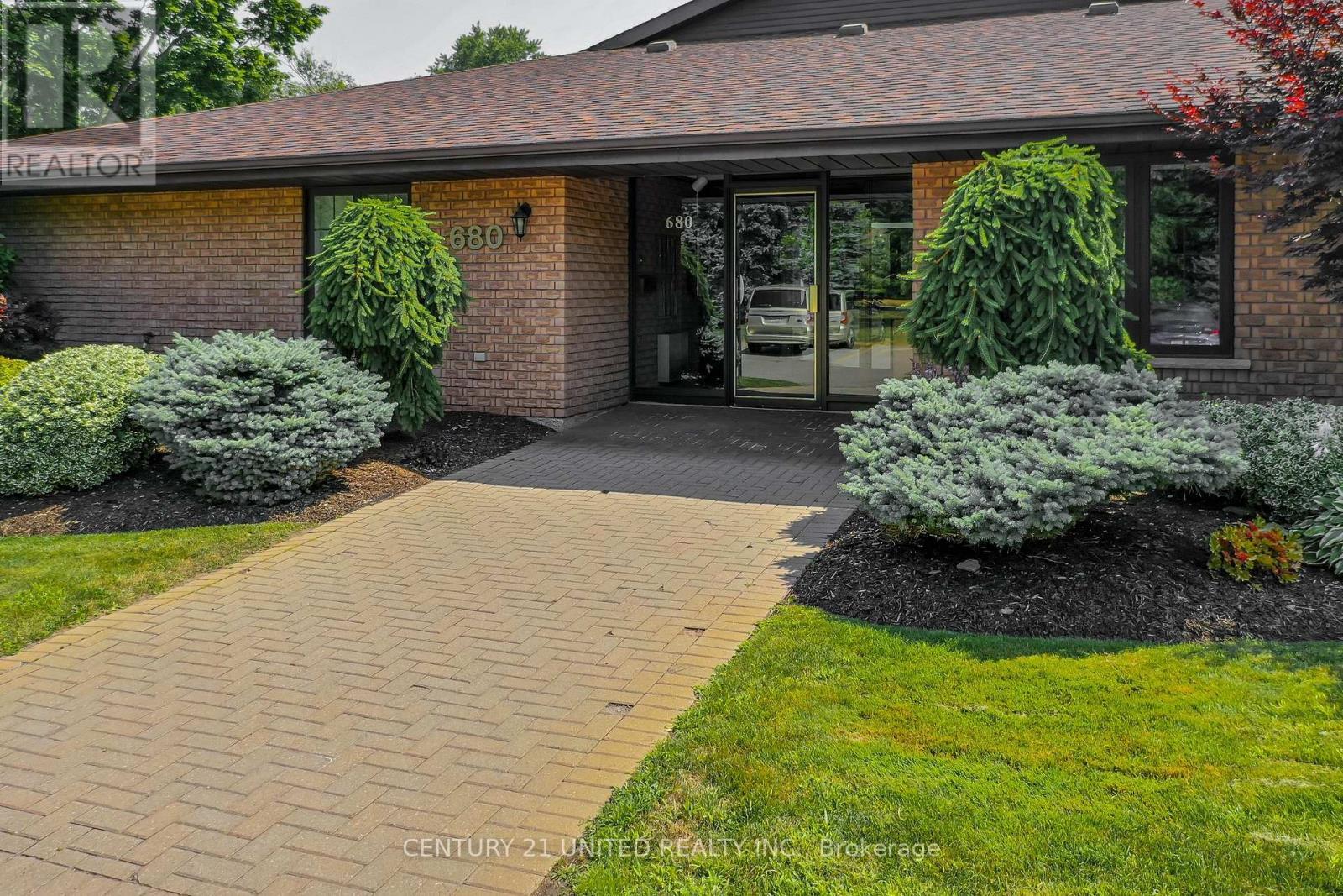 Property Photo: 680 Whitaker Street 2 ON K9H 7J9
