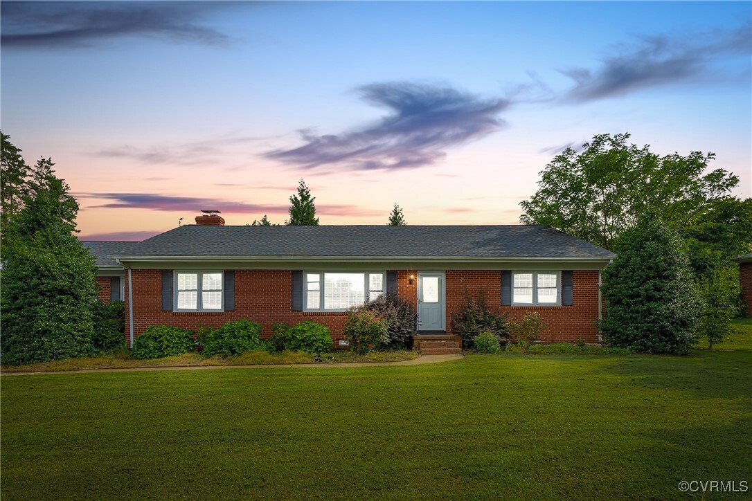 Property Photo: 7437 Ridgeview Road VA 23111