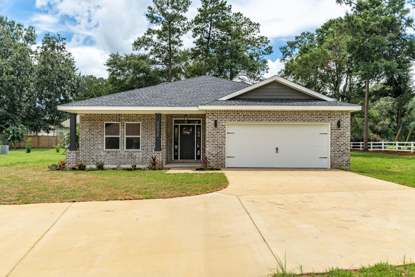 Property Photo:  5830 Buckskin Court  FL 32536 