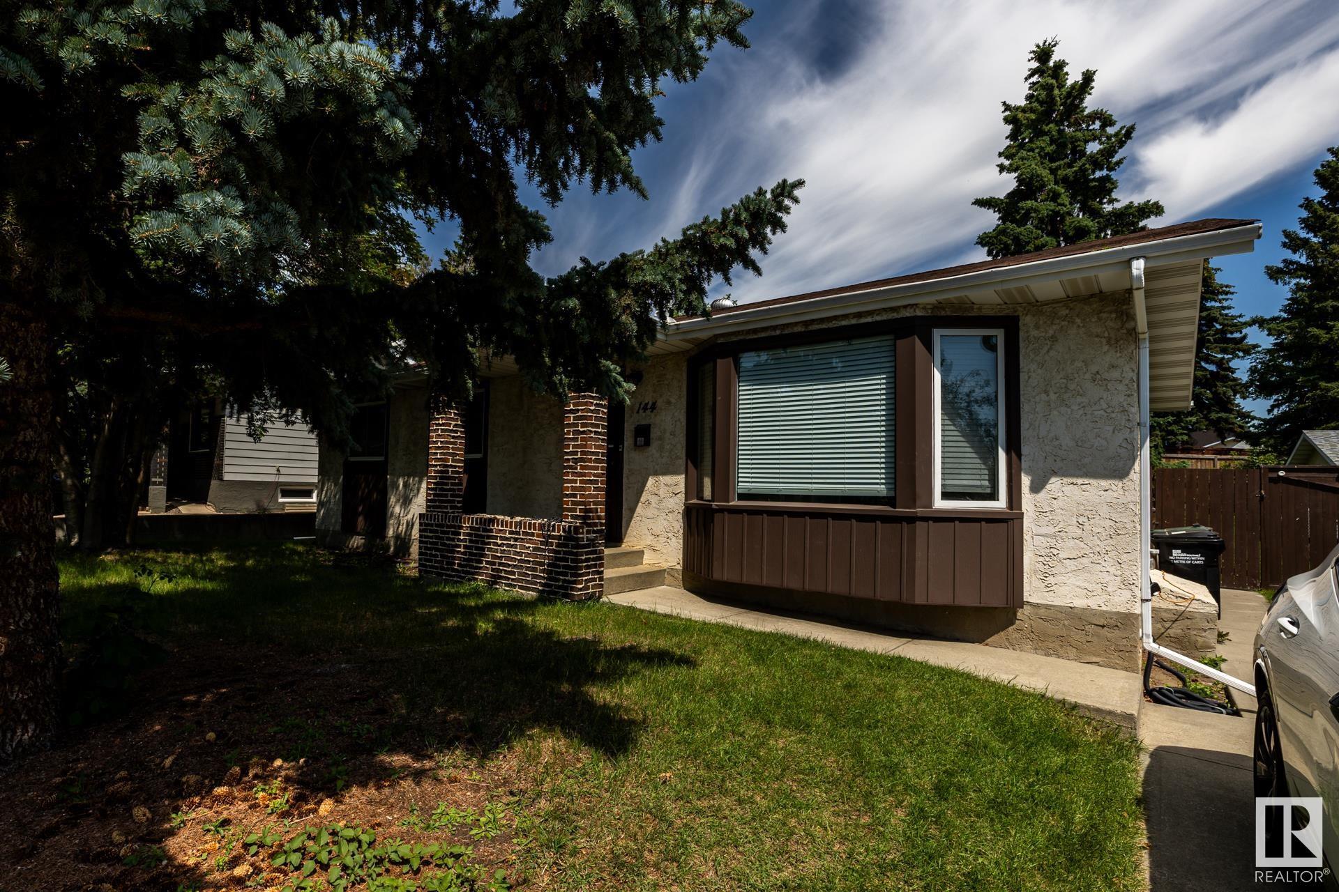 Property Photo: 144 Georgian Way AB T8A 2W4