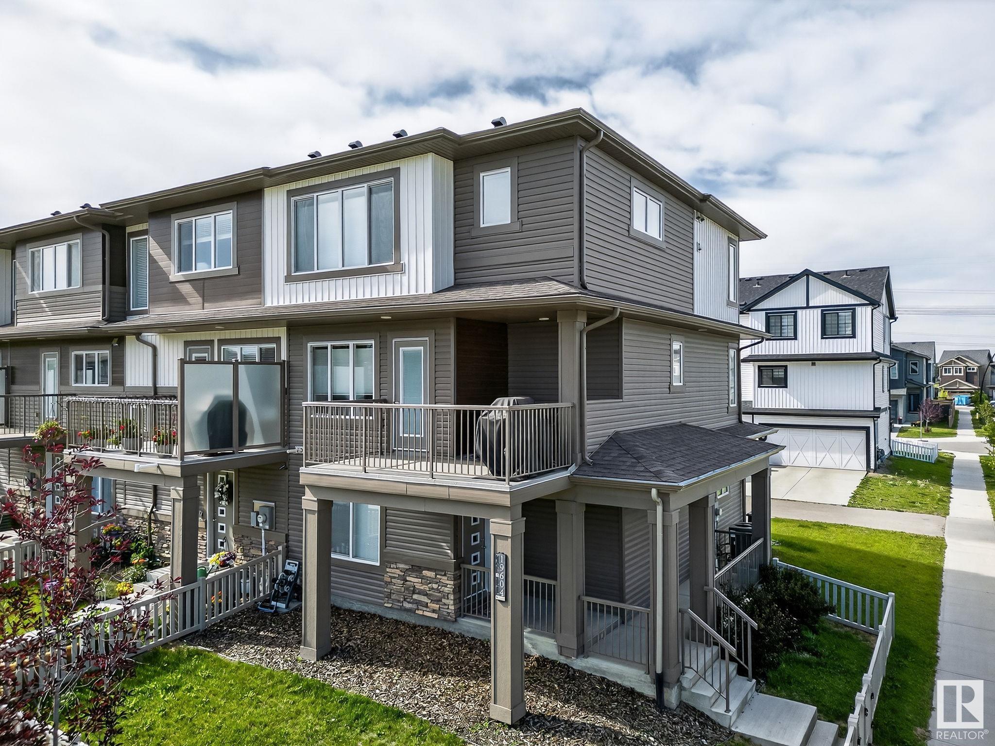 19604 27 Avenue NW  Edmonton AB T6M 0X2 photo