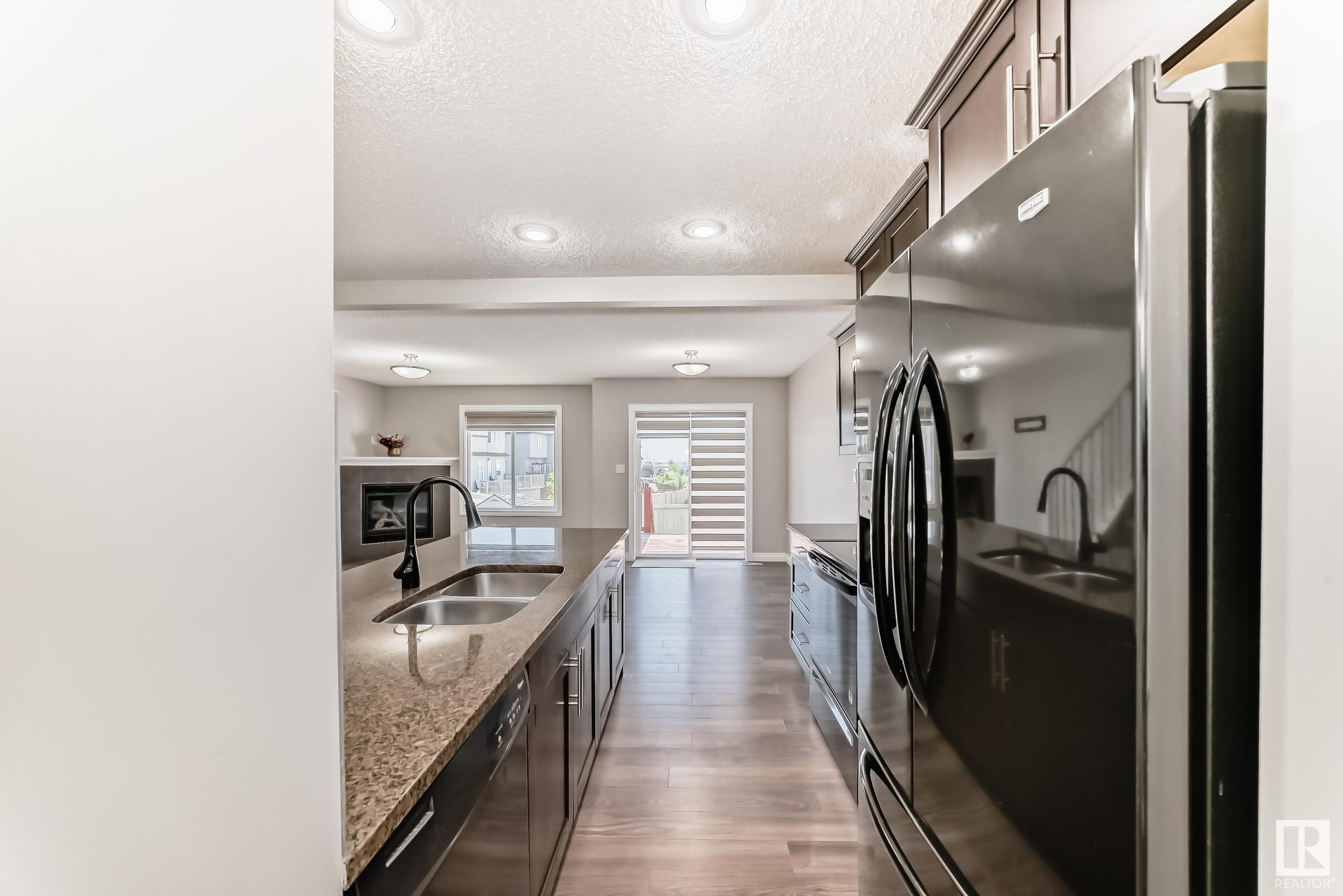 Property Photo:  5406 14 Avenue SW  AB T6X 1S2 