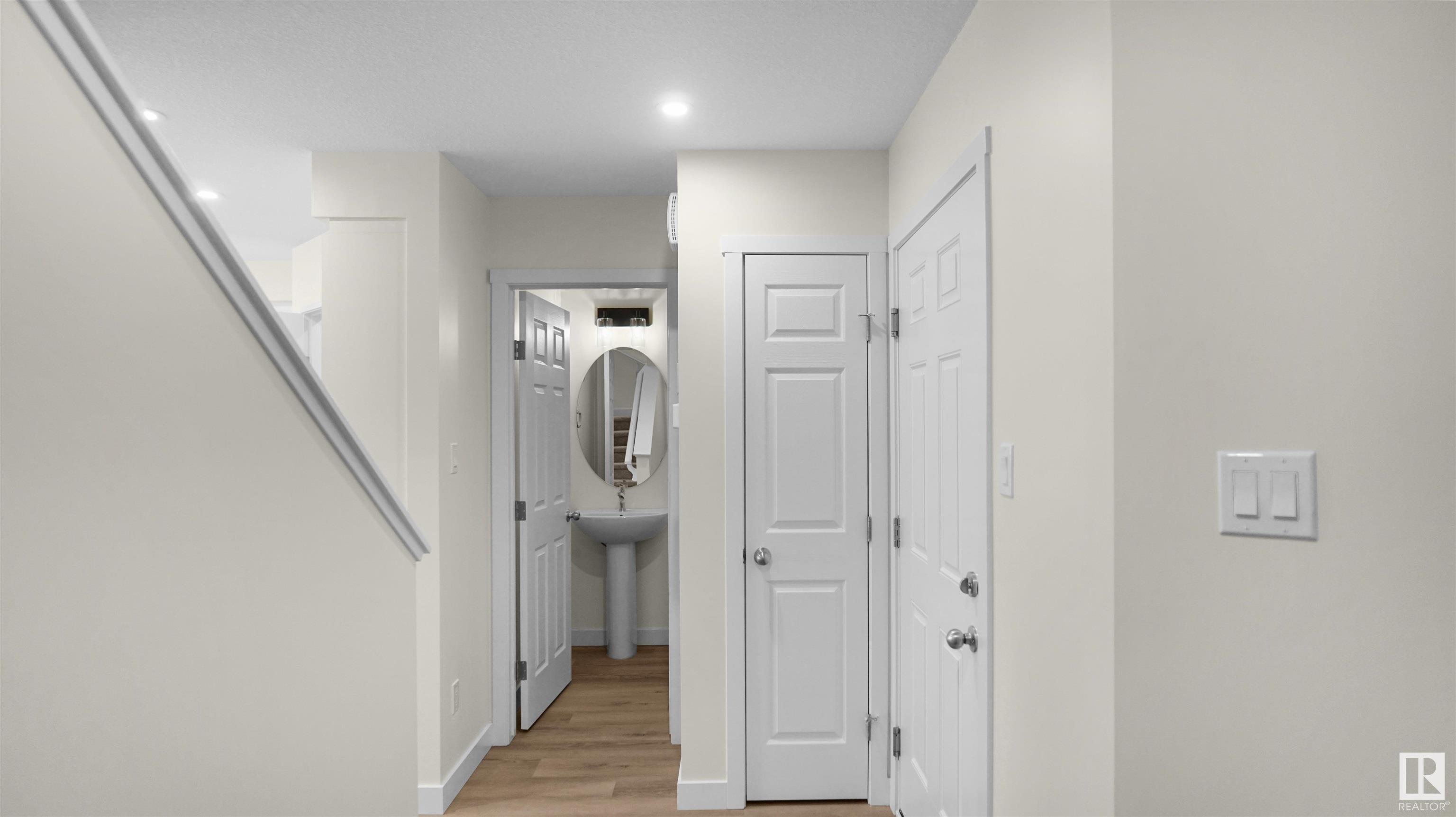 Property Photo:  8893 Carson Way SW  AB T6W 5H8 