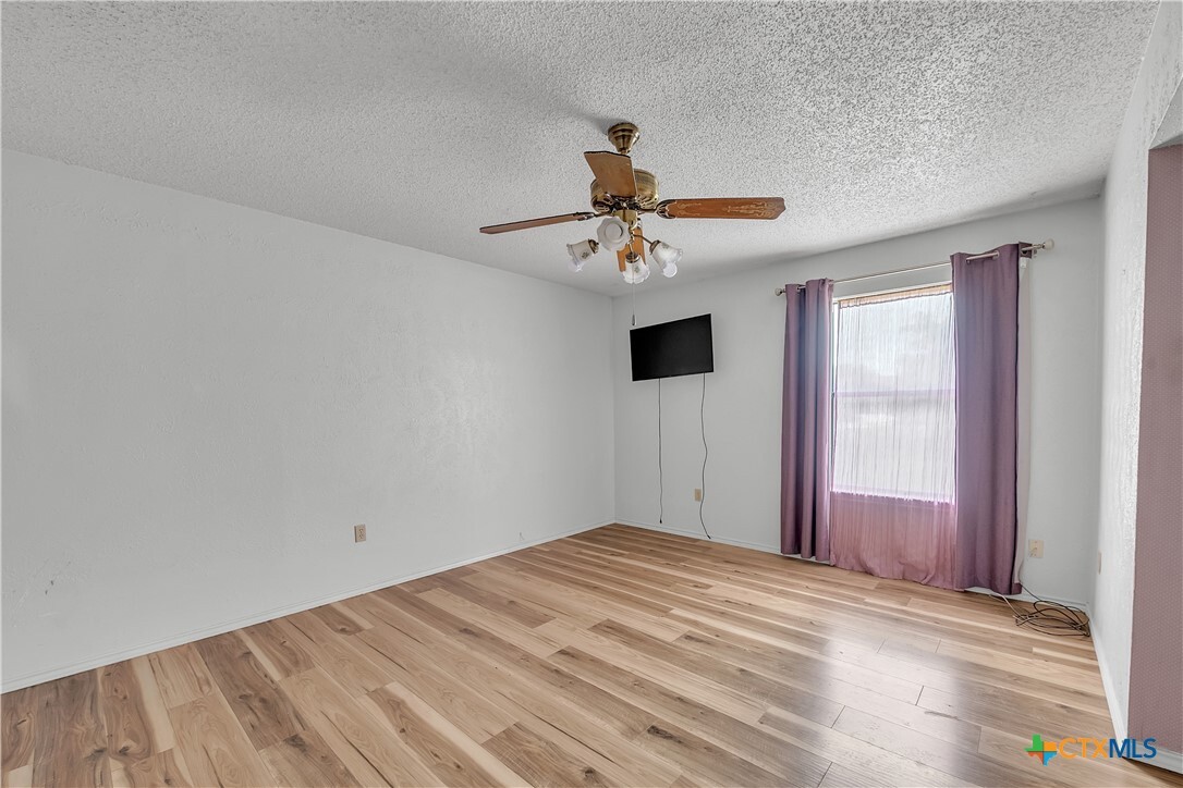 Property Photo:  210 County Road 4875  TX 76522 