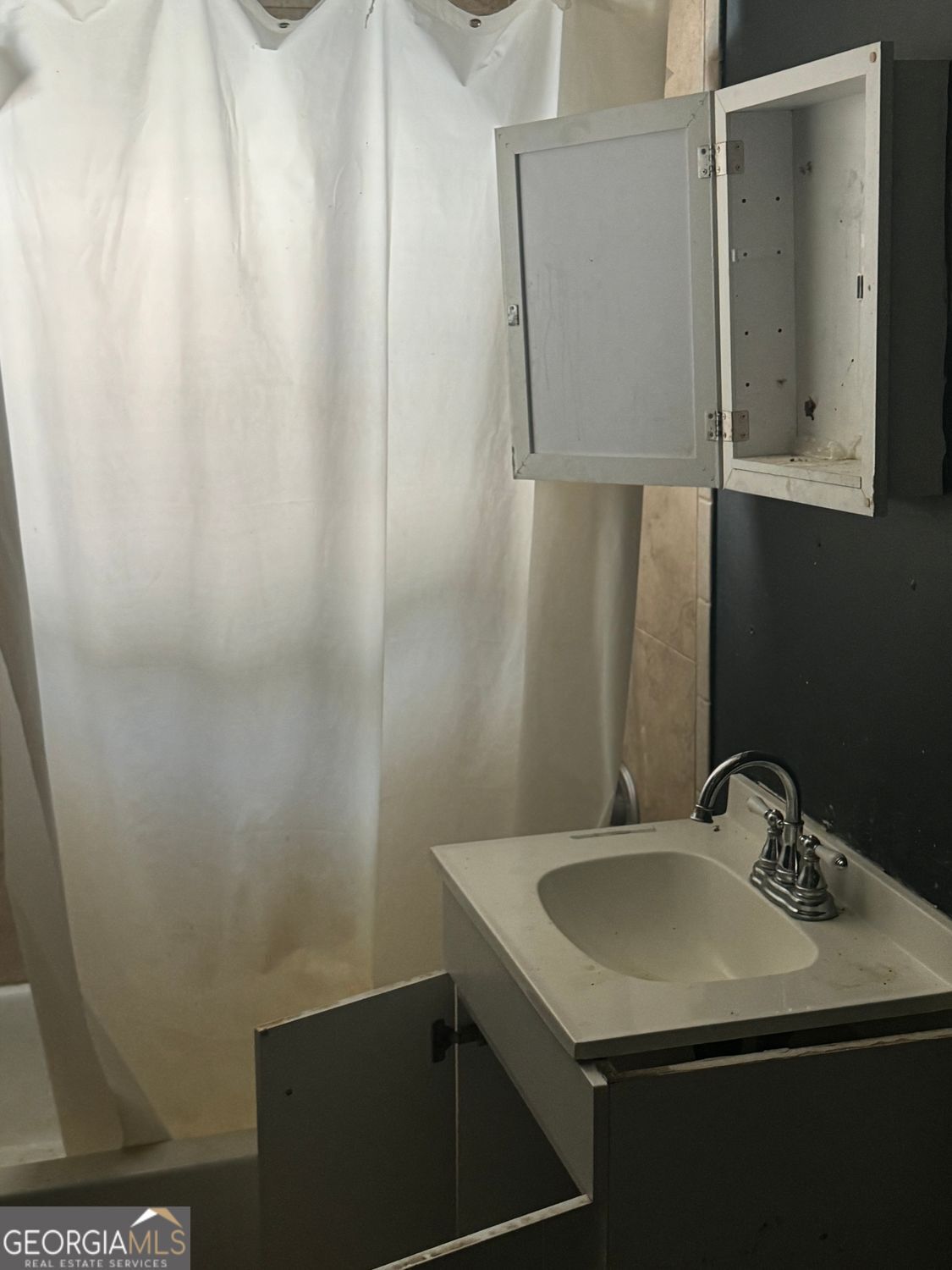 Property Photo: 221 Dodd Avenue SW GA 30315