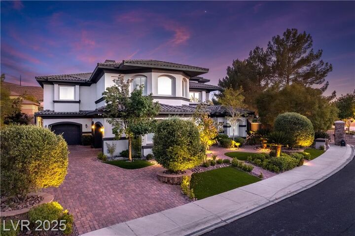 Property Photo:  2 Yorkridge Court  NV 89052 