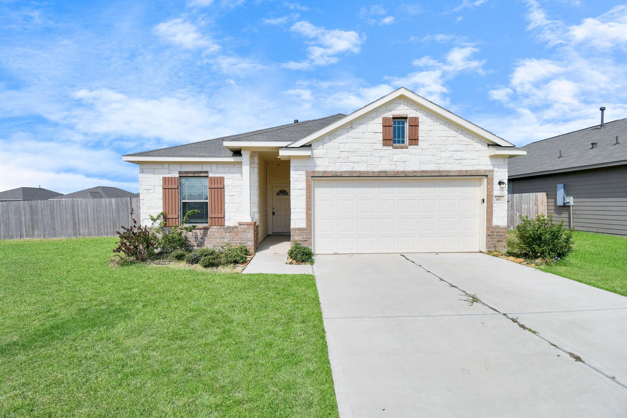 Property Photo: 601 Turtle Dove Drive TX 77474