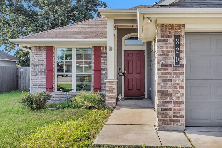Property Photo:  820 Heritage Drive  TX 77868 