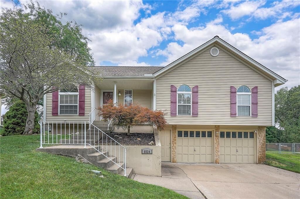 Property Photo:  8524 N Rhode Avenue  MO 64153 