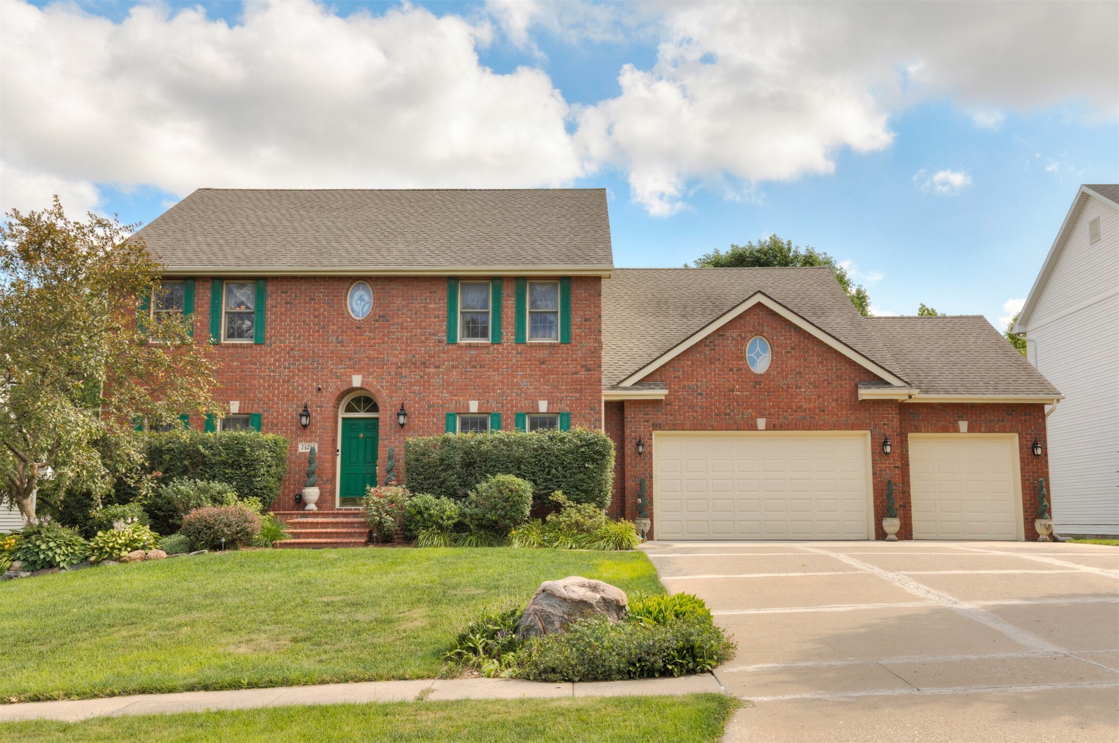 14246 Elmcrest Court  Clive IA 50325 photo