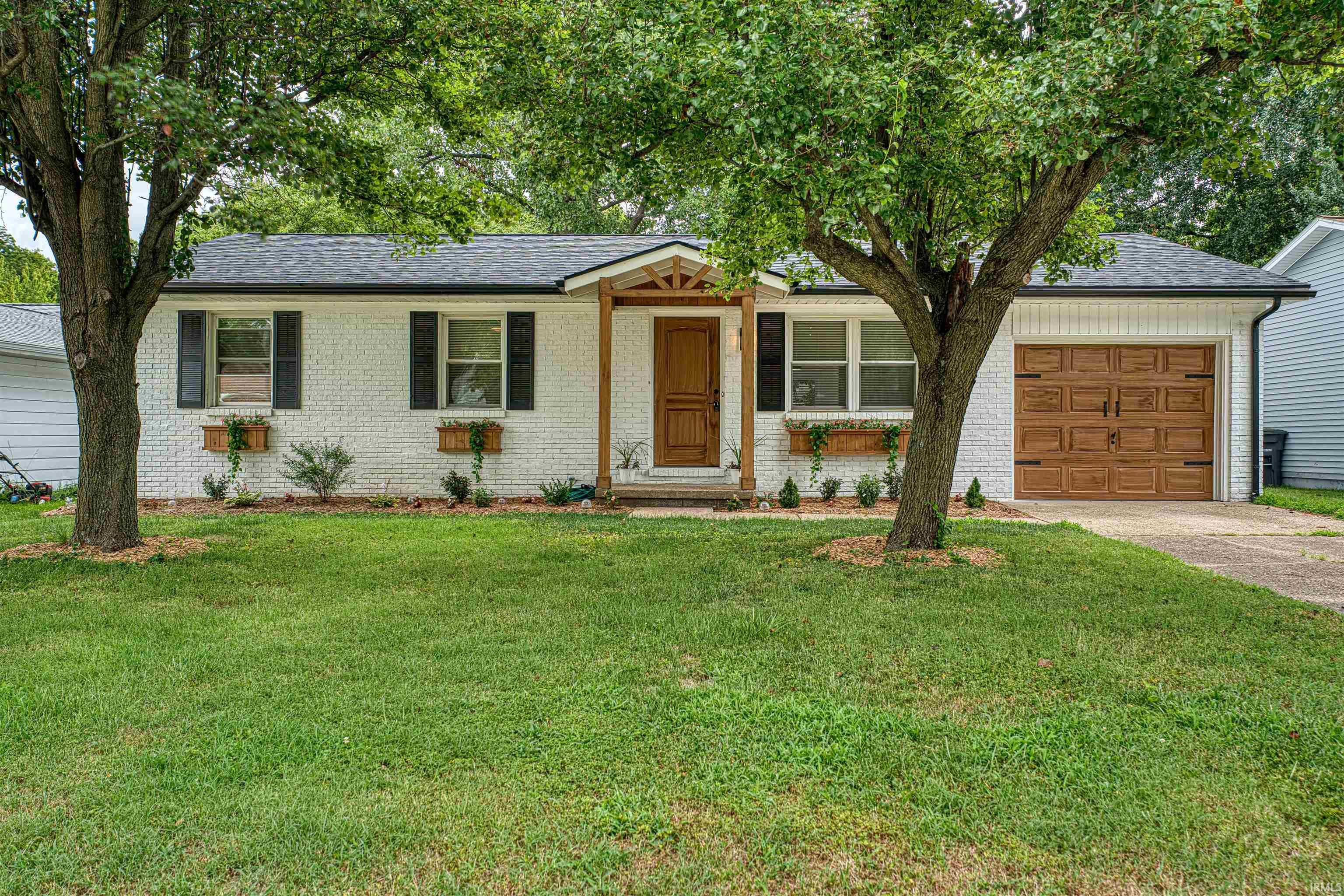 Property Photo:  720 Southfield Road  IN 47715-6954 