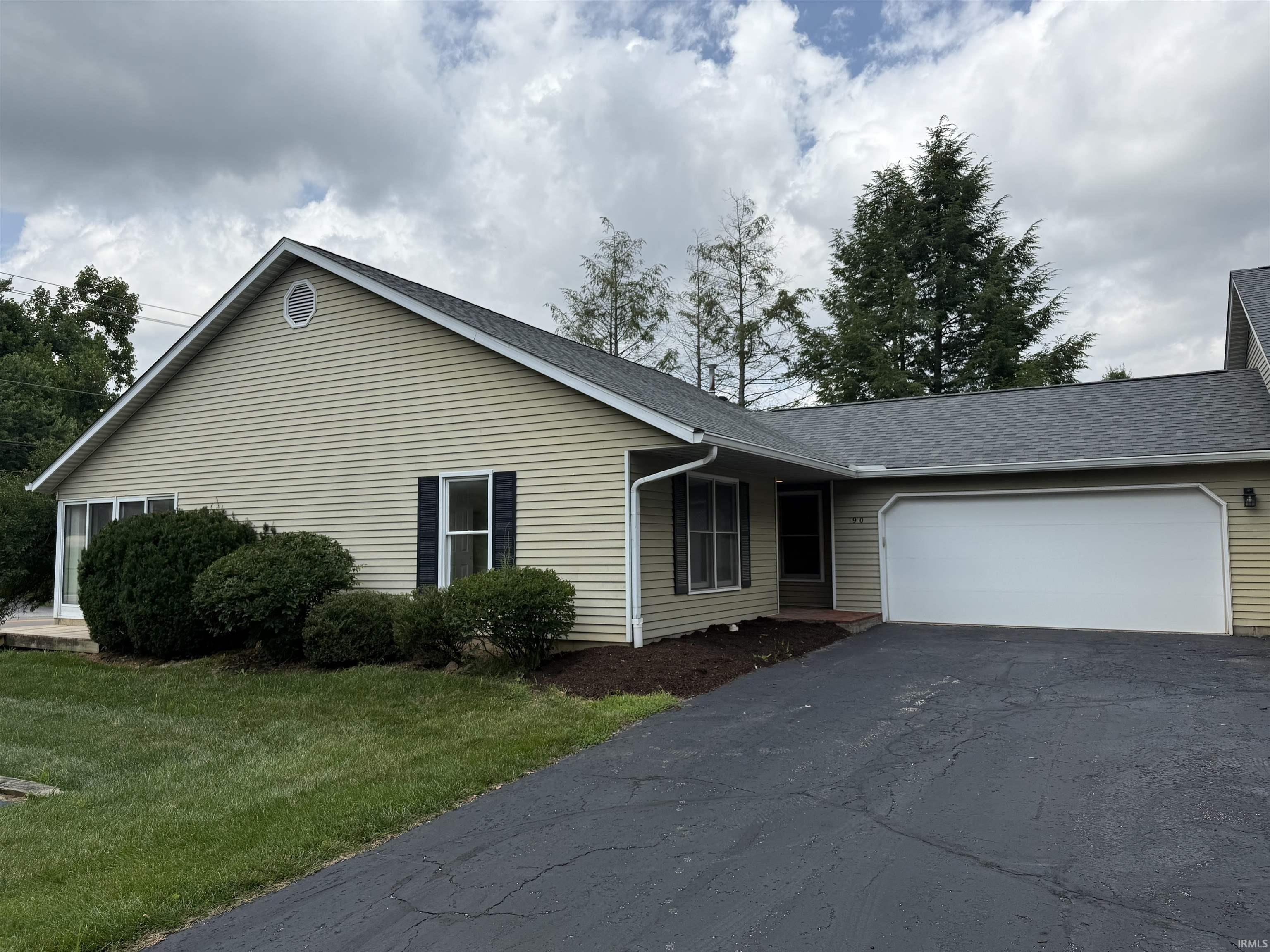 Property Photo: 3910 S Laurel Court IN 47401