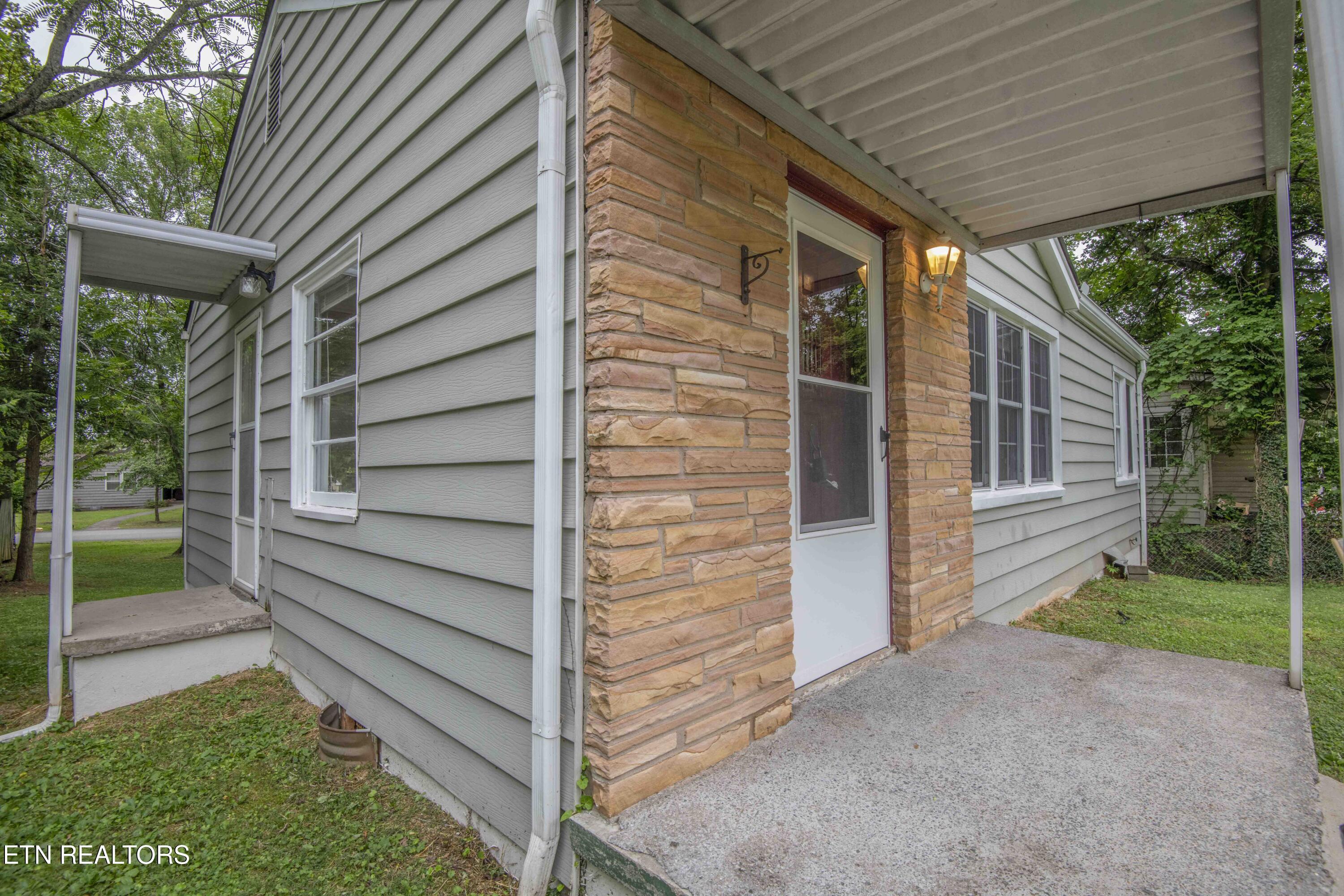 Property Photo:  2530 Keystone Ave  TN 37917 