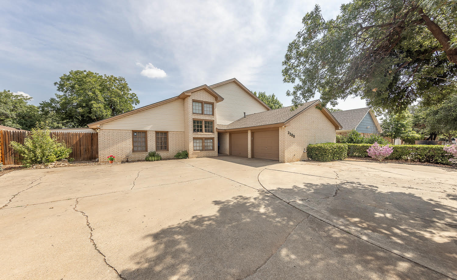 Property Photo: 3208 79th Street TX 79423