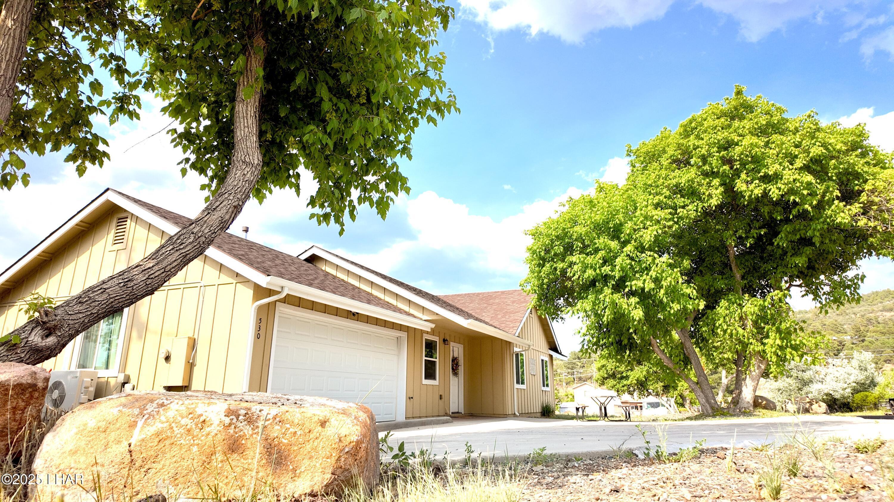 Property Photo:  530 W McPherson Ave  AZ 86046 