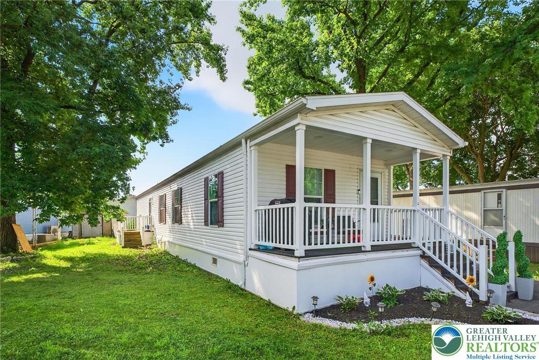 Property Photo: 8719 Turkey Ridge Road PA 18031
