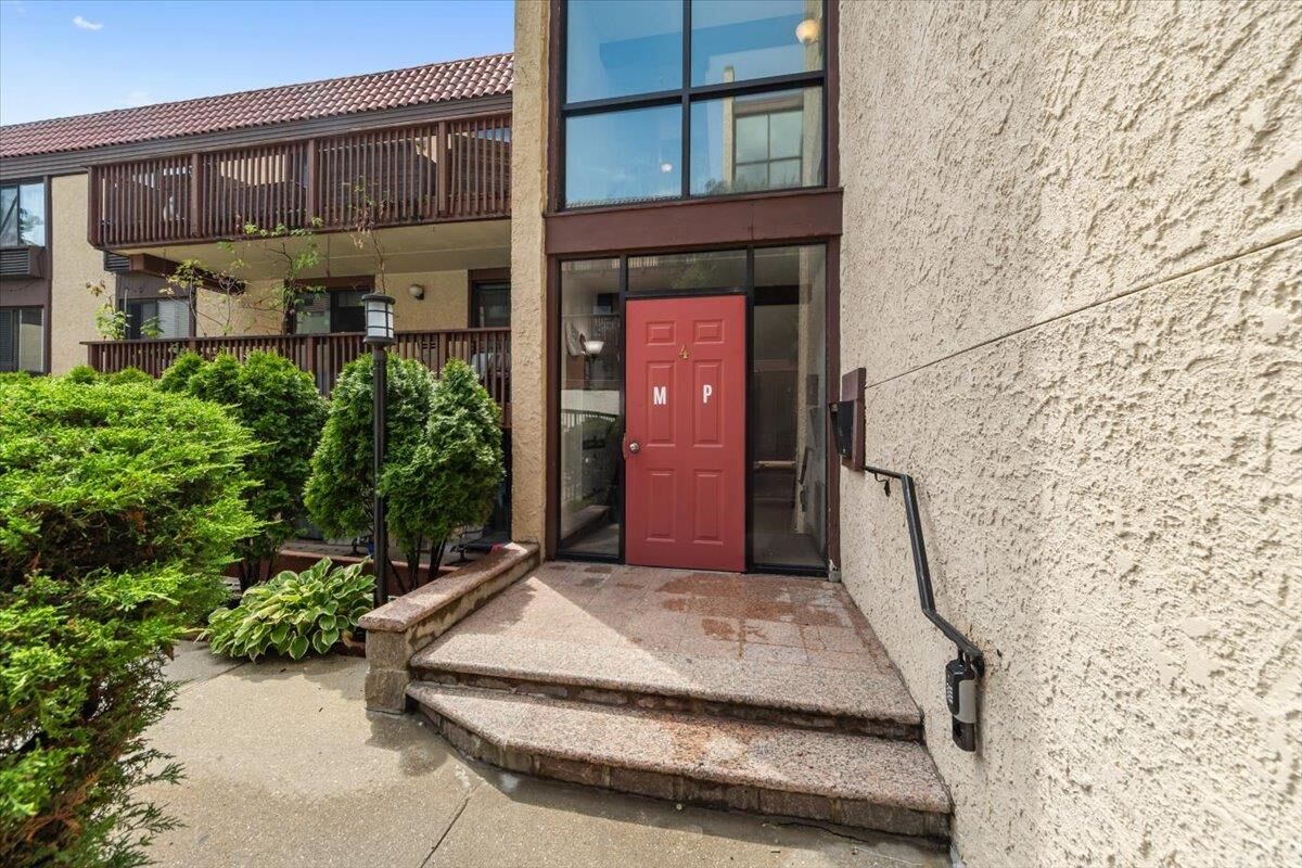 Property Photo:  357 N Broadway 1N  NY 10701 