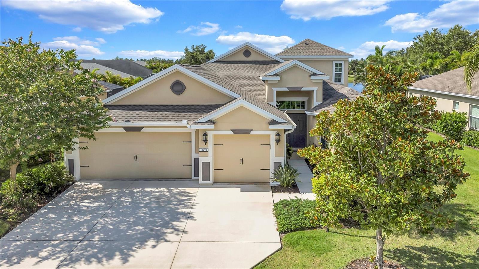 Property Photo:  12071 Forest Park Circle  FL 34211 