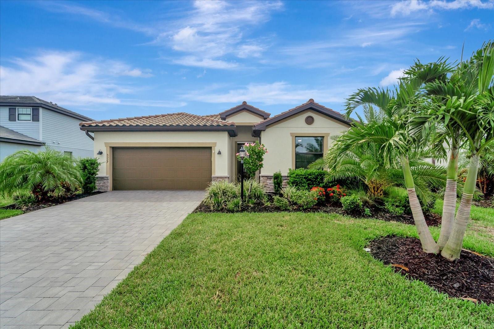 Property Photo:  5327 Coral Reef Way  FL 34211 