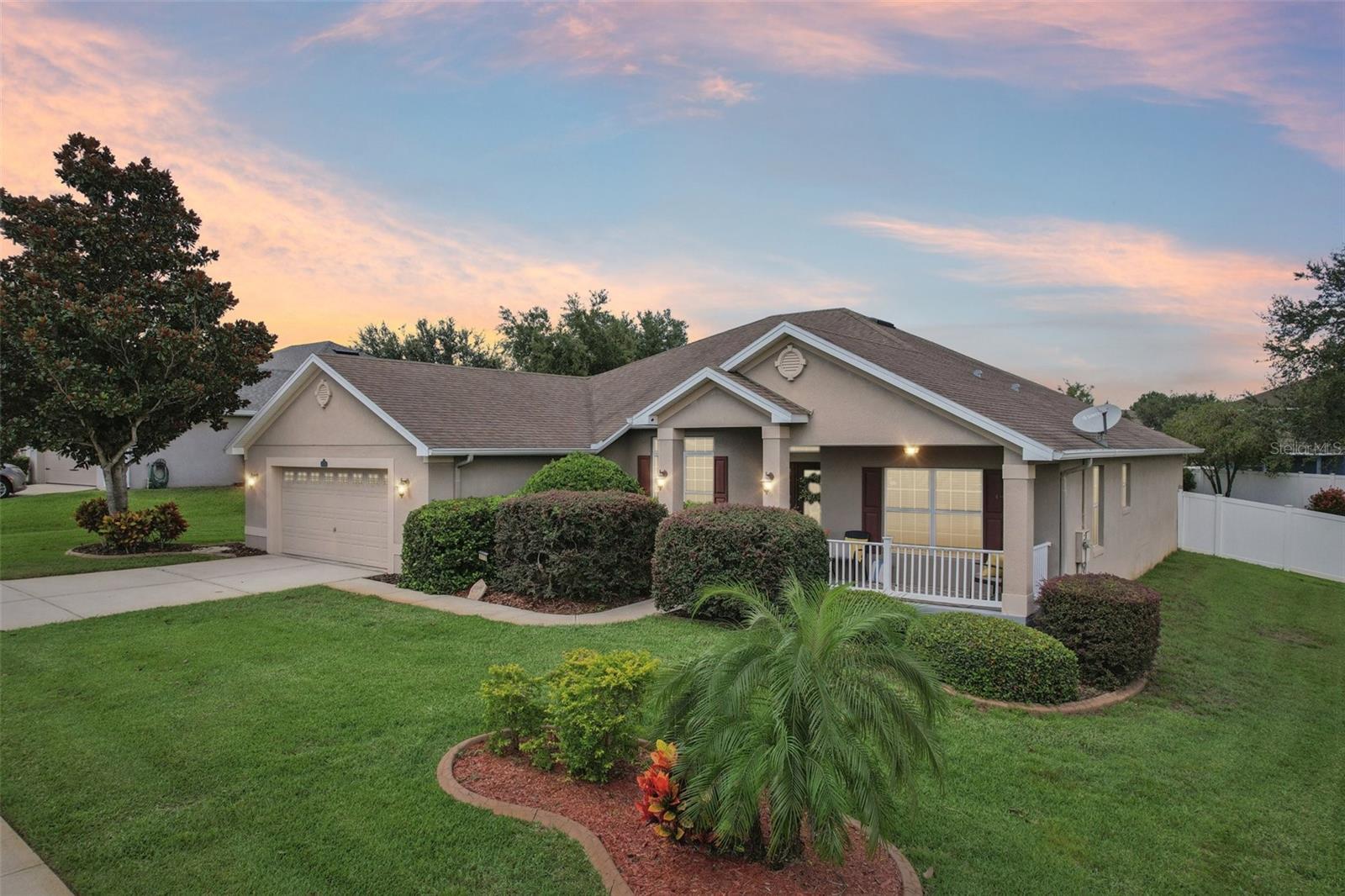 Property Photo: 377 Dagama Drive FL 34715