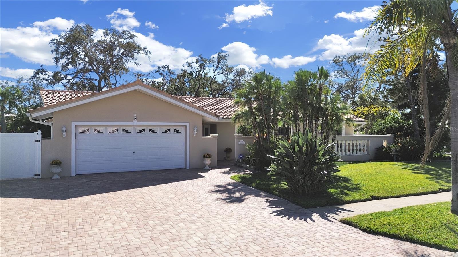 Property Photo: 1001 McLean Street FL 34698