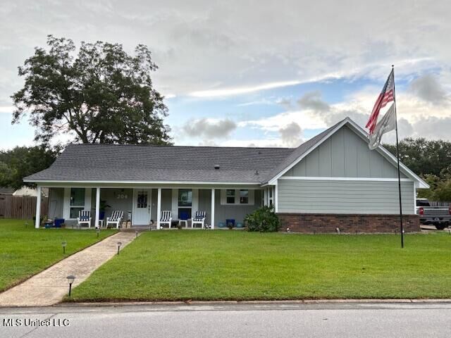 Property Photo:  204 Kuyrkendall Place  MS 39560 
