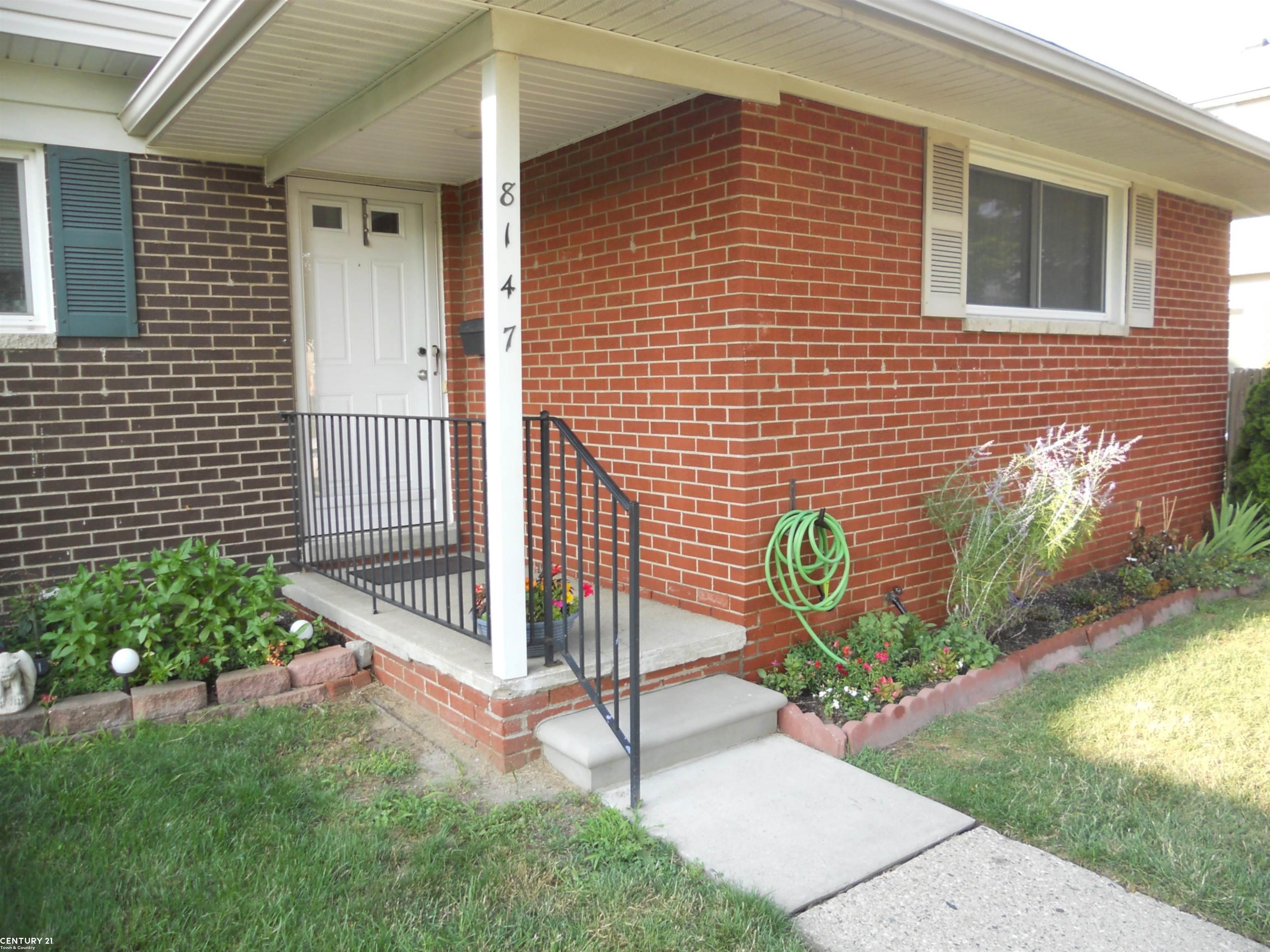 Property Photo: 8147 Busko Street MI 48093