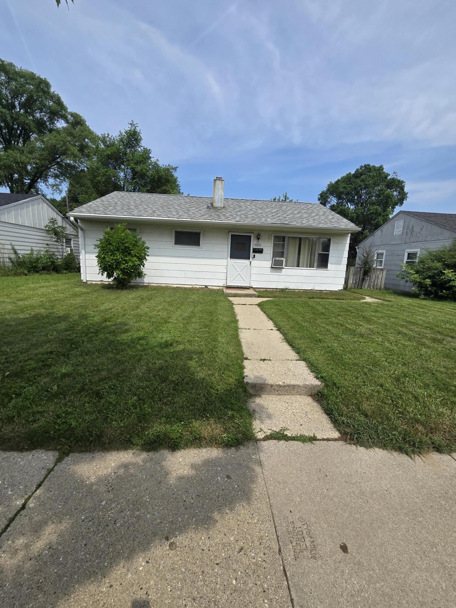 Property Photo:  6852 W Grantosa Dr  WI 53218 