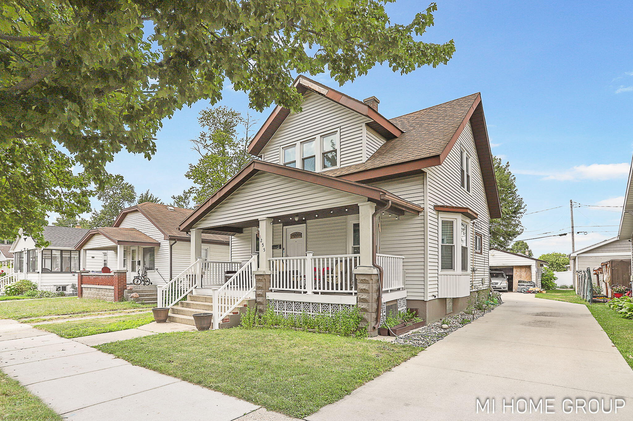 Property Photo:  1255 Whiting Street SW  MI 49509 