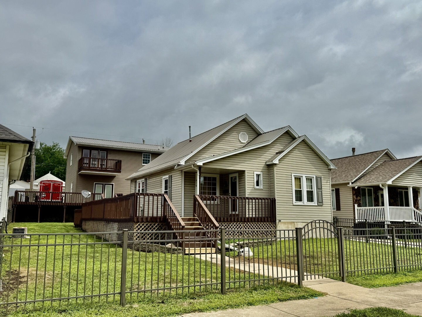 Property Photo: 418 W Devlin Street IL 61362