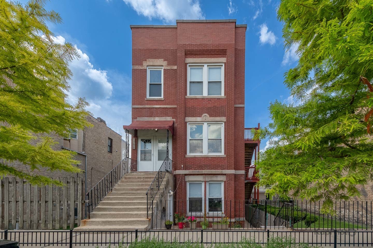 Property Photo: 2504 S Blue Island Avenue Br IL 60608